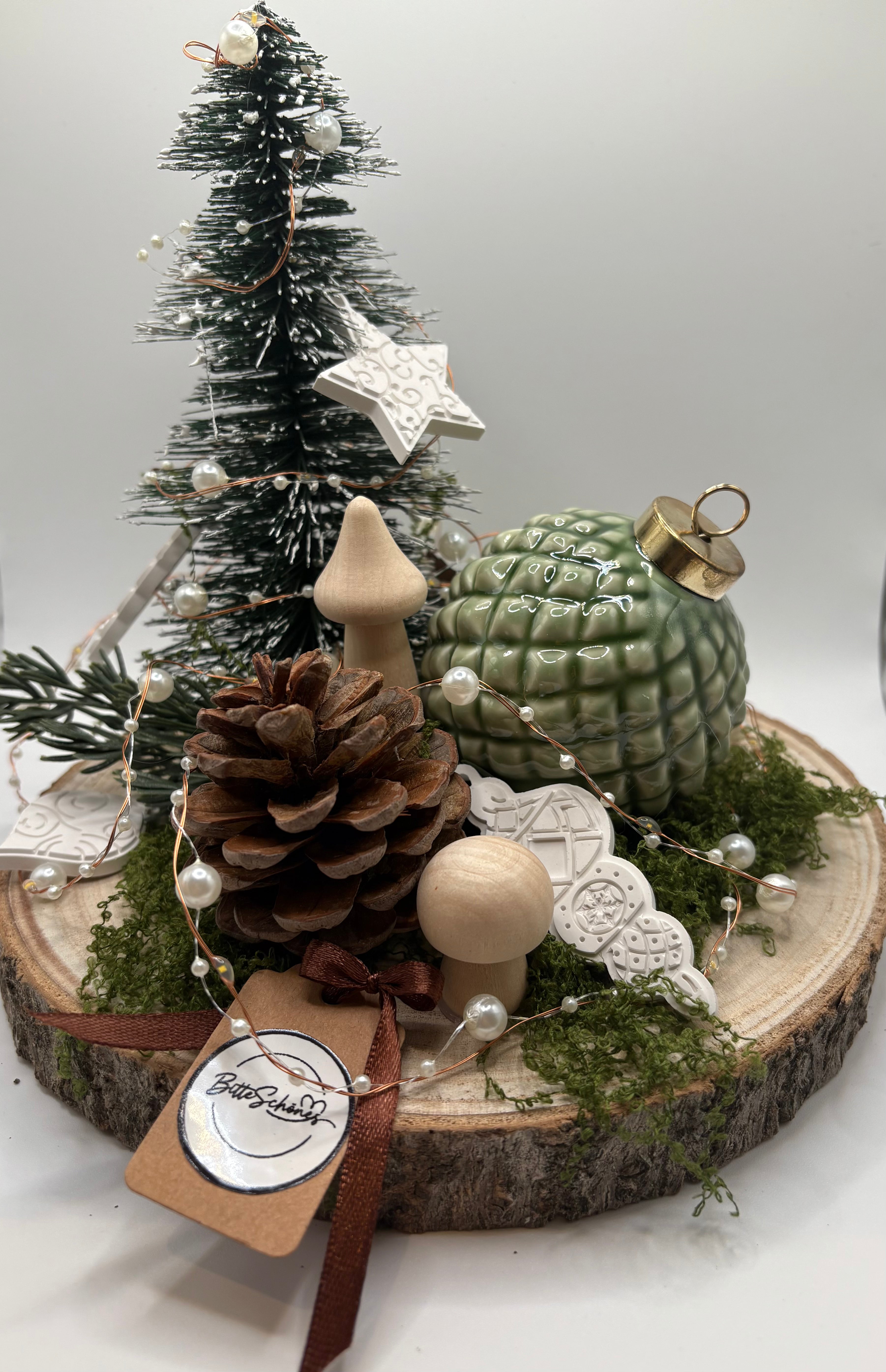 Adventsgesteck Wald mit Lichterkette